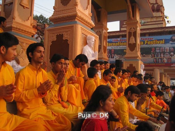 Geier in Orcha, der Hundertfünfjährige Swami Yogananda in Rishikesh